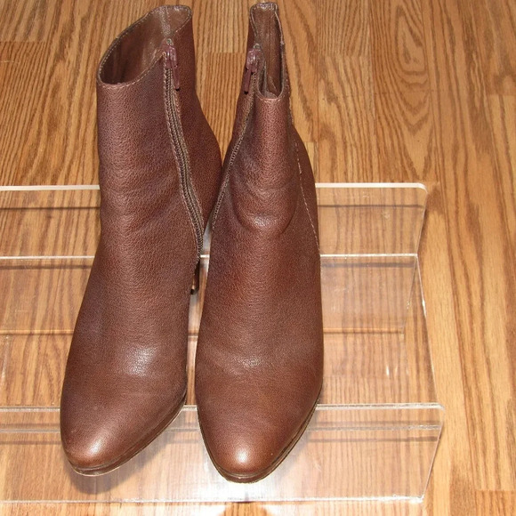 BANANA REPUBLIC Leather Ankle Heel Booties Boots 7 - Picture 2 of 5